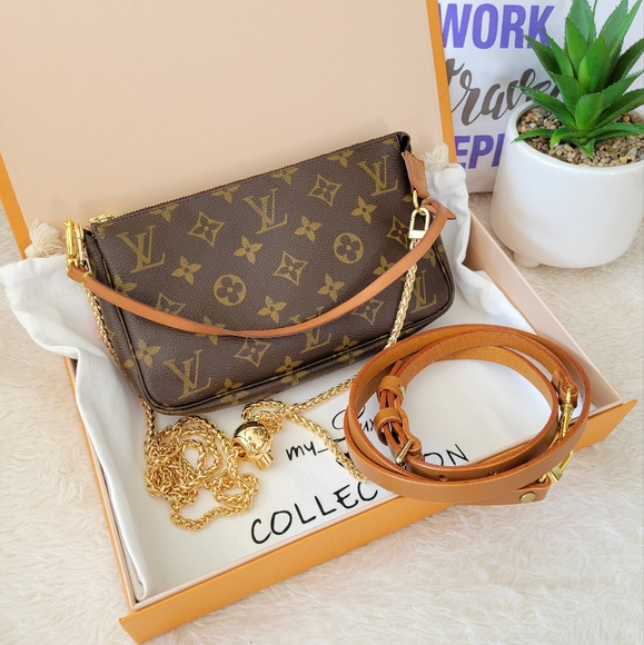 Very Cute ❤ Authentic LV Pochette Accessoires Monogram Wristlet/Crossbody